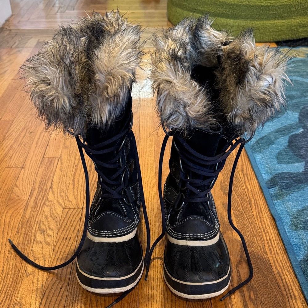 Sorel Women's Black Winter Boots with Faux Fur